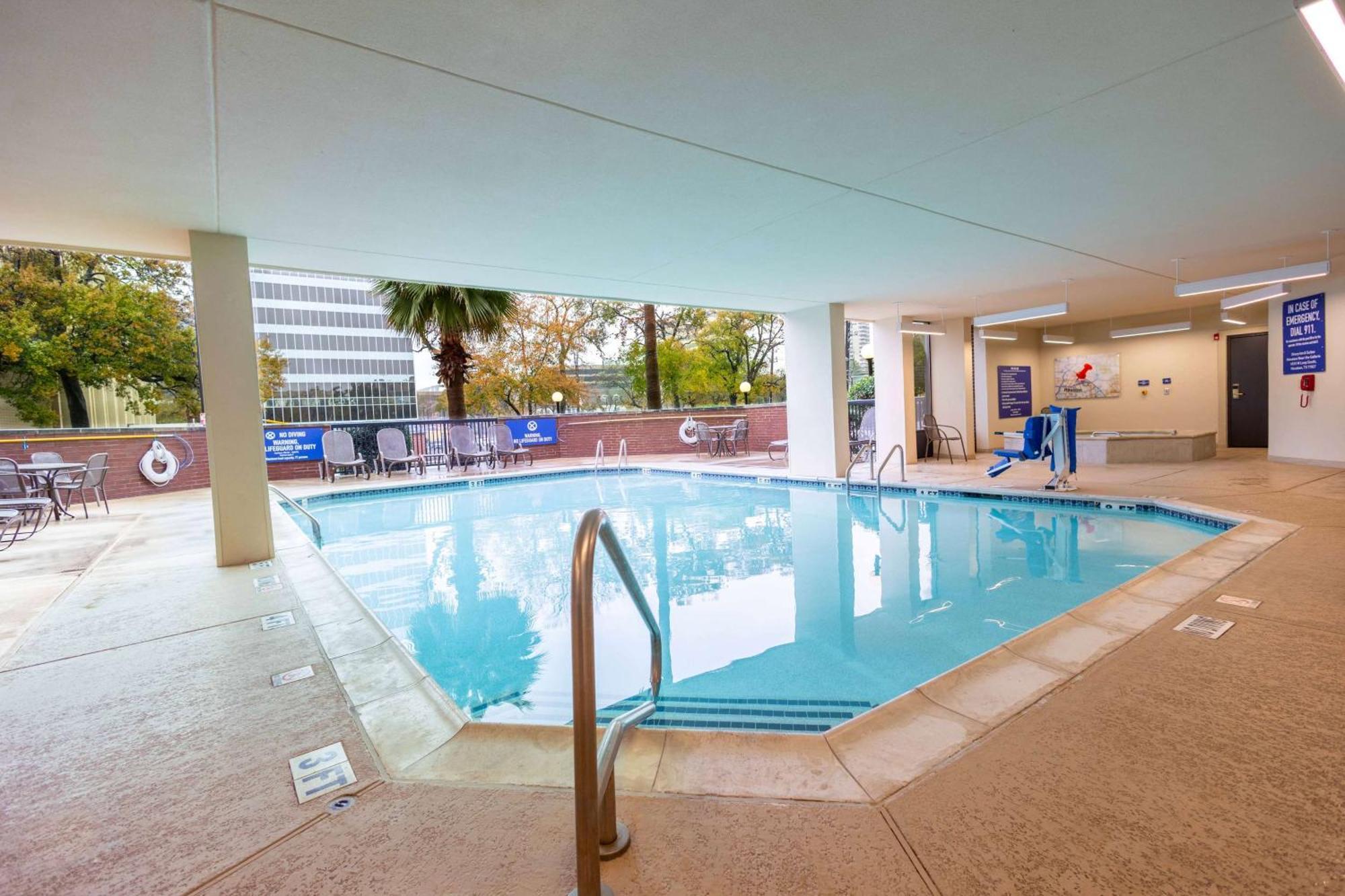 Hotel Drury & Galleria