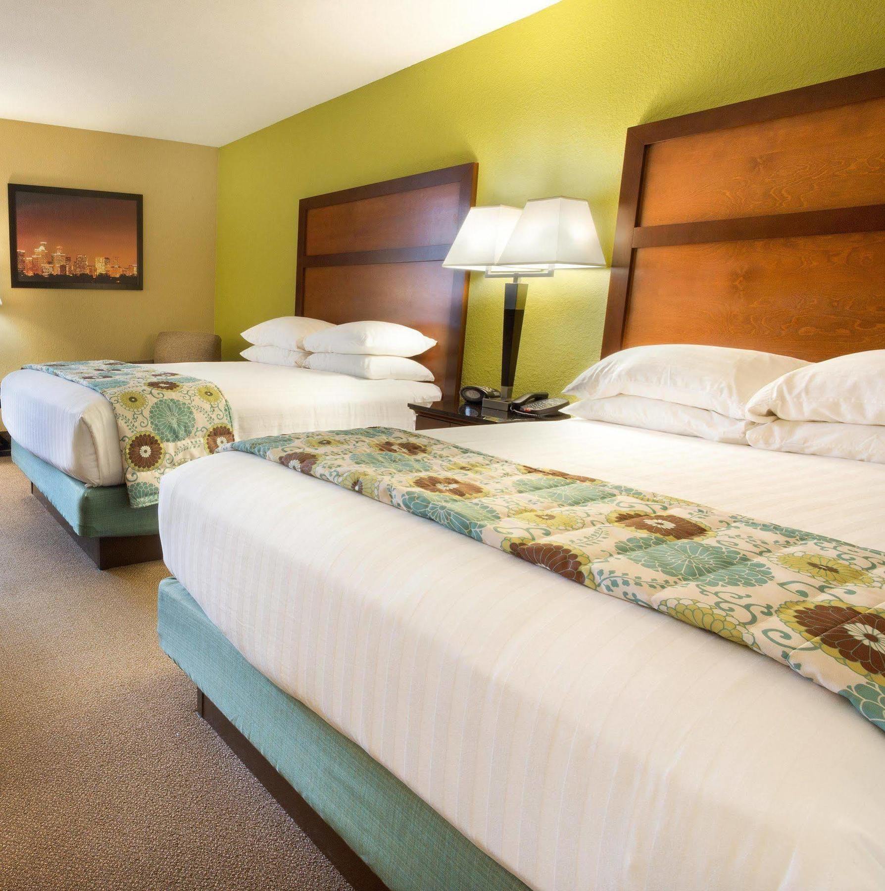 Drury & Galleria Hotel 3*